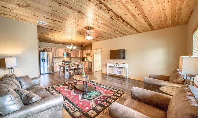 Gruene Apartment | Old Mills Resort OM A9