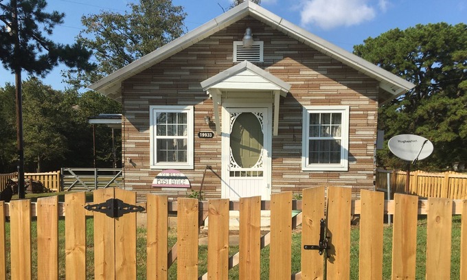 Waveland Cottage | Old Post Office Bunkhouse
