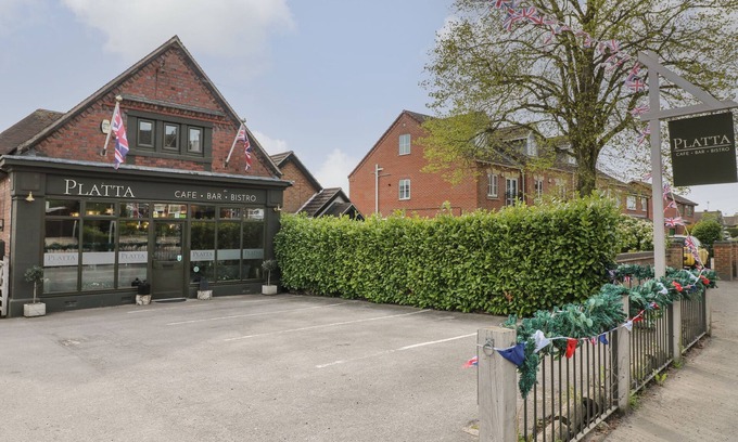 Smalley House | OLD PRINT HOUSE, family friendly in Stanley Common