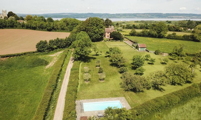 Oldbury-on-Severn Villa | Old Queens Manor - Five Bedroom Villa, Sleeps 10