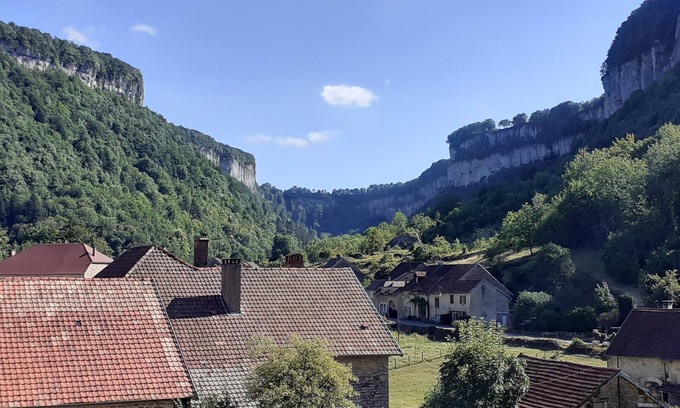Cize House | Old renovated house near the Hérisson lakes and waterfalls region