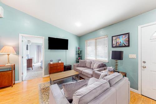 Guerneville House | Old River Hideaway