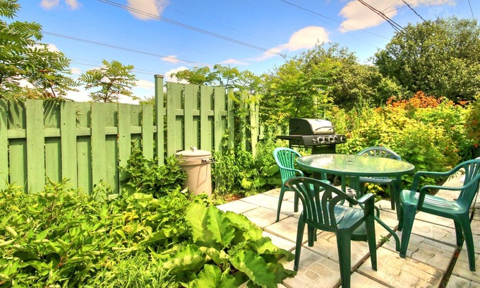 Neufchatel Est–Lebourgneuf House | Old rustic house Espace Interessant Quebec