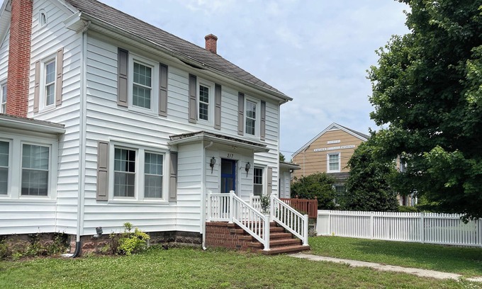 Kilmarnock House | Old Sears Home in the heart of Downtown Kilmarnock