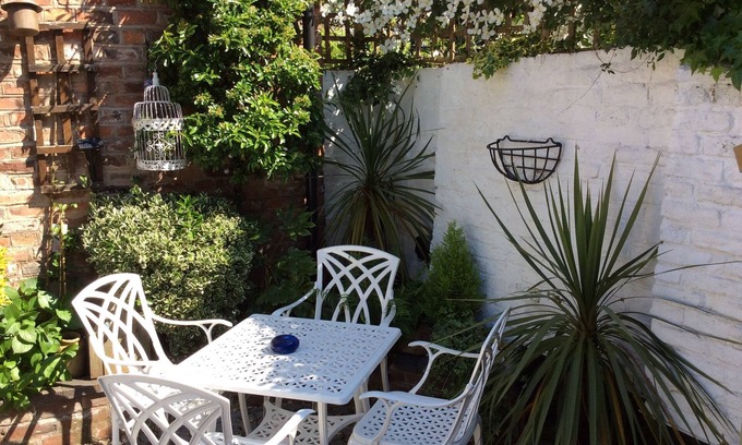 Upton upon Severn House | Old Street B&B
