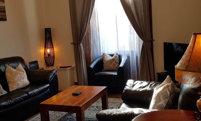 Anstruther Apartment | Old Surgery, tastefully decorated, spotless and comfortable