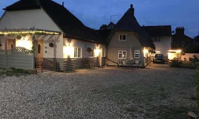Bishop's Stortford House | Old Thatch Bambers Green