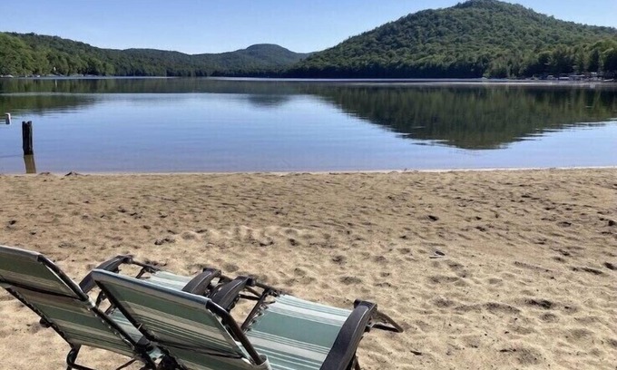 Caroga Lake House | Old Timberline Inn - Lake Front Home with PRIVATE Sandy Beach Caroga Lake, NY