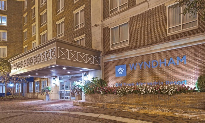 Old Town Alexandria Condo | Old Town Alexandria | Four 2BR/2BA King Suites
