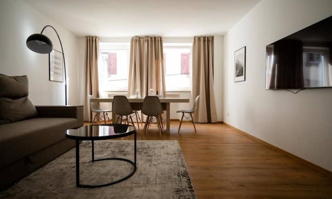 Dusseldorf Old Town Apartment | Old Town Apartment 2 rooms/bathrooms