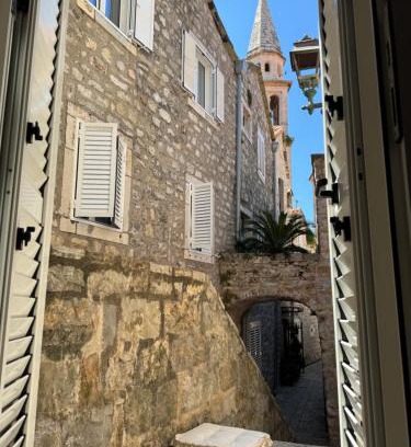 Old Town Apartment | Old Town Apartment MARTIN
