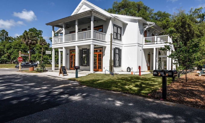 Olde Town Apartment | Old Town Bluffton 1 bedroom 1 bath apartment