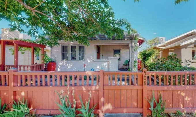 Downtown Albuquerque House | Old Town Gem