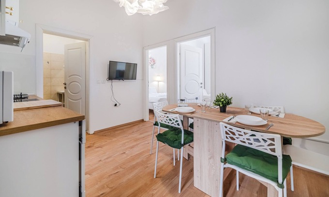 Osijek Apartment | Old Town Heritage Suite 1, Osijek, Croatia