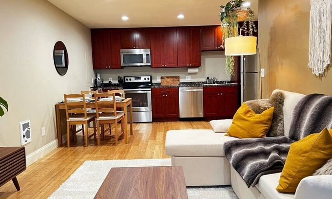 Olde Town House | Old Town Issaquah Gem - 20 Mins to Seattle & Bellevue