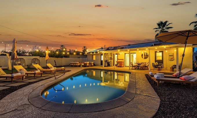 Cox Heights House | Old Town | Luxury | New Heated Pool | Oasis | Golf