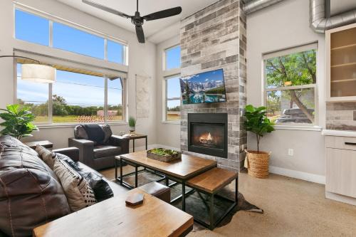 Old Town North House | Old Town Modern New Build - Rooftop Spa with Mtn Views!