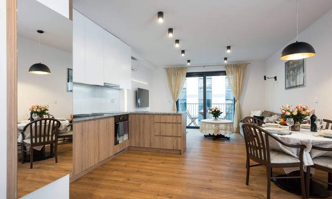 Kazimierz Apartment | Old Town, trendy Kazimierz, luxurious and spacious 2 bdrm, 2 bthrm, Apartment