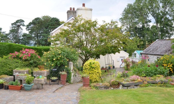 Llangeler House | Old Vicarage Cottage