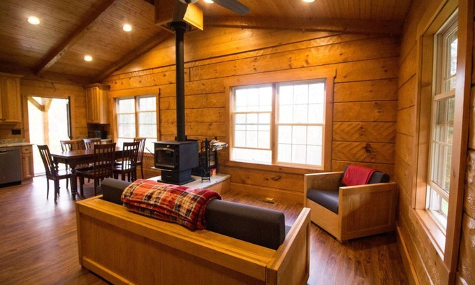 Mendota Cabin | Old World Craftmanship with Modern Amenities