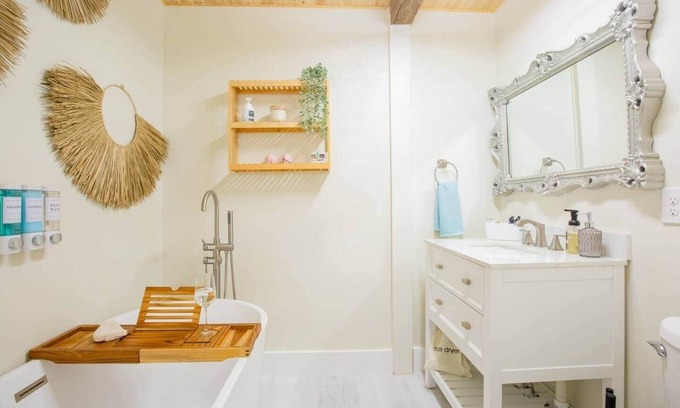 Winston - Salem House | Olde Towne Retreat WFU&UNSCA