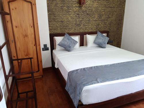 Daluwakotuwa Hotel | Oleesha Hotel - Negombo