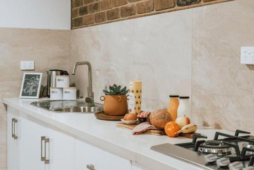 Olinda Apartment | Olinda Sandstone Apartment 2 Bedroom Spa bath