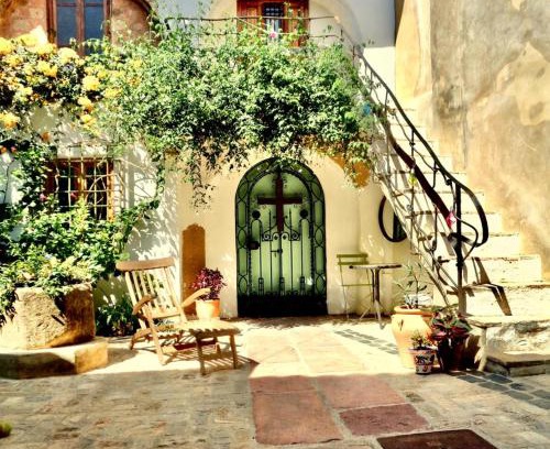 Oliva Old Town House | Oliva Courtyard Guesthouse