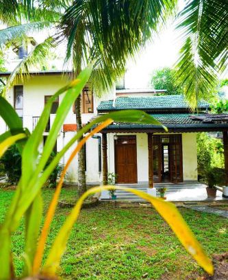 Seeduwa - Katunayake House | Olive Green Villa in Negombo for Airport Transit