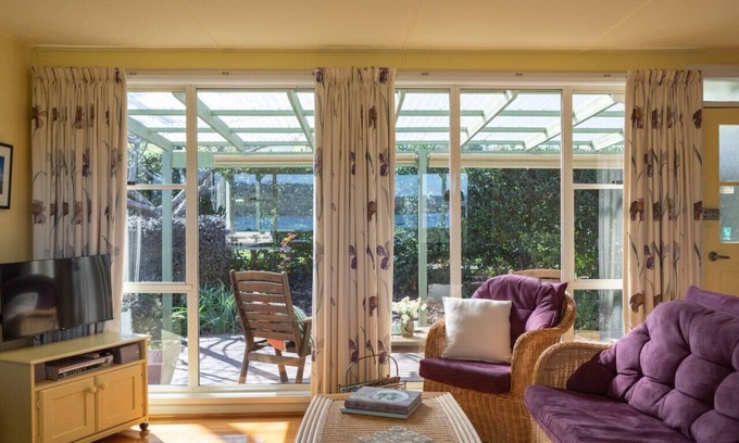 Windermere Cottage | Olive's Cottage - Superb Tamar Views