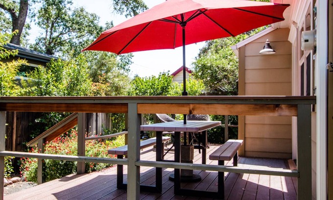 Paso Robles Cottage | Olive with a Twist-Right in the Heart of Paso Robles on the West Side!