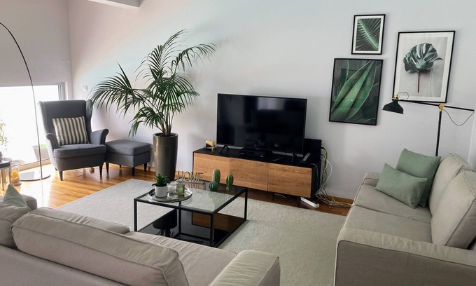 Faja de Baixo House | Oliveira House