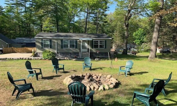Thompson's Point House | Oliver House with Sebago Lake Boat Access