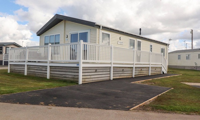 Heysham Cottage | OLIVIA'S RETREAT, pet friendly, country holiday cottage in Heysham