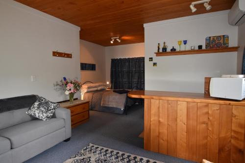 Opaki Bed & Breakfast | Olivista