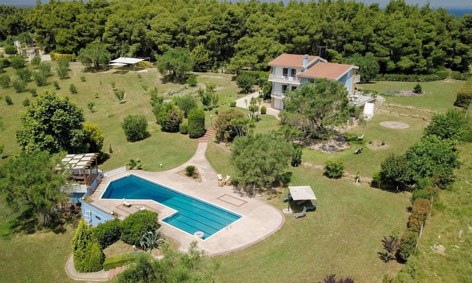 Sane Villa | Olivos Villa nestled in 18 acres of private land offers luxury and relaxation