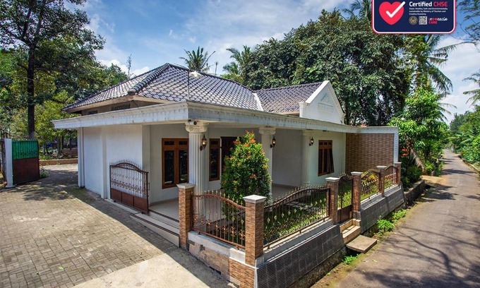 Banjarasri Villa | Omah Etam Villa