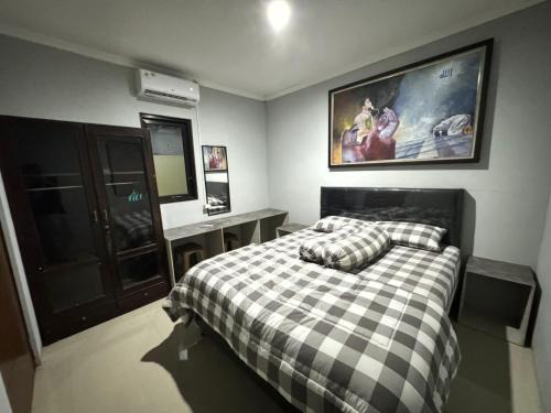 Bangunjiwo House | Omah Putih Homestay Jogja