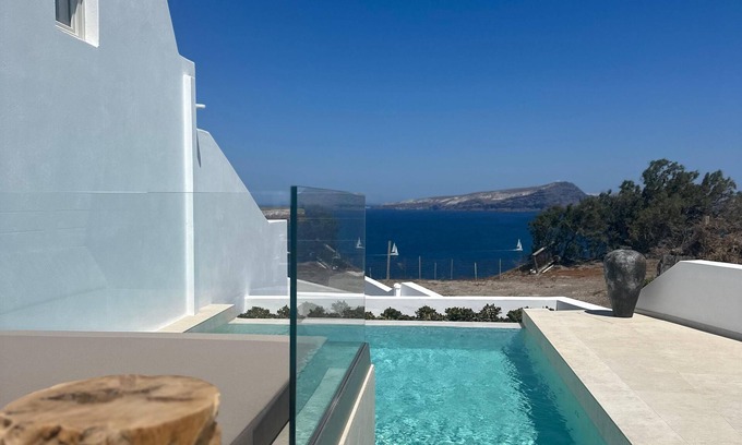 Akrotiri Hotel | Omna Caldera Suites