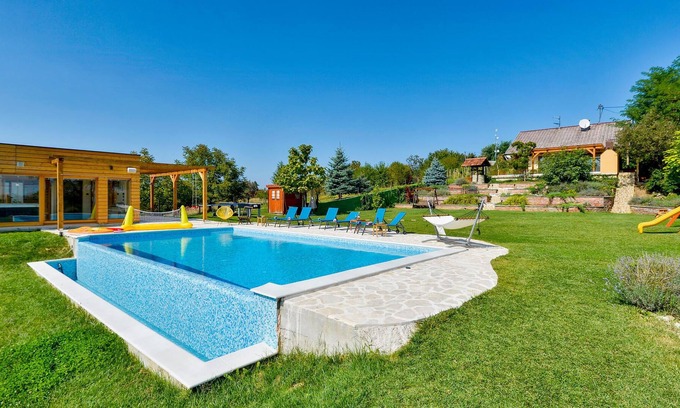 Sveti Juraj na Bregu House | On a small hill in Me?imurj, is located this beautiful vacation home with pool.