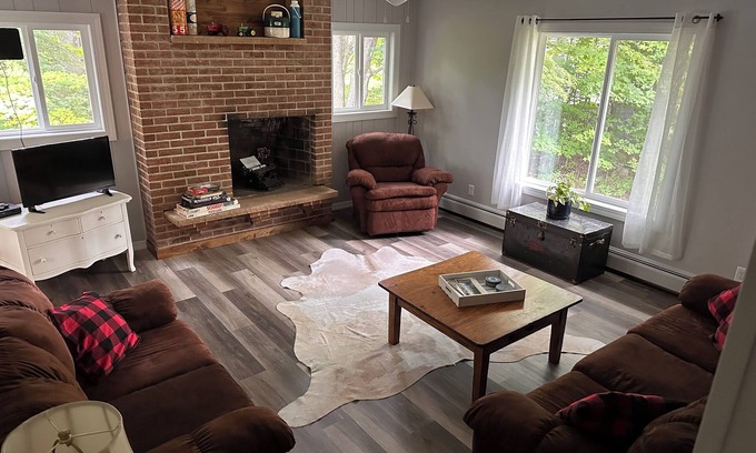 Deerbrook House | On ATV/UTV & Snow Trails - Summit Lake/Bass Lake - Fireplace & Firepit - WIFI
