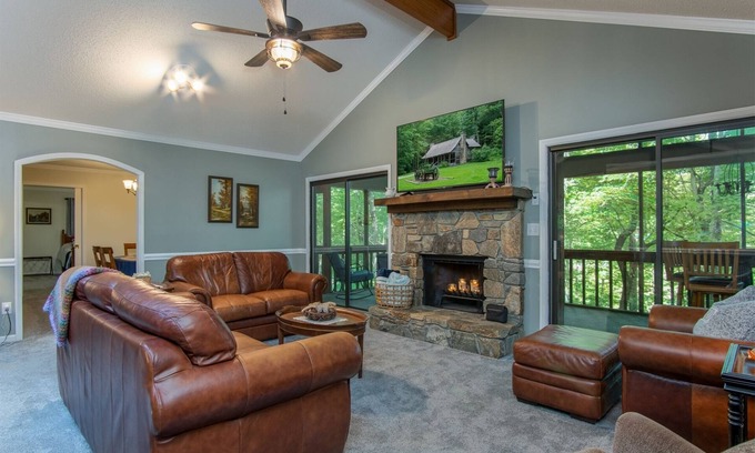 Brevard House | On Golf course, near pool, screened porch split bedroom plan