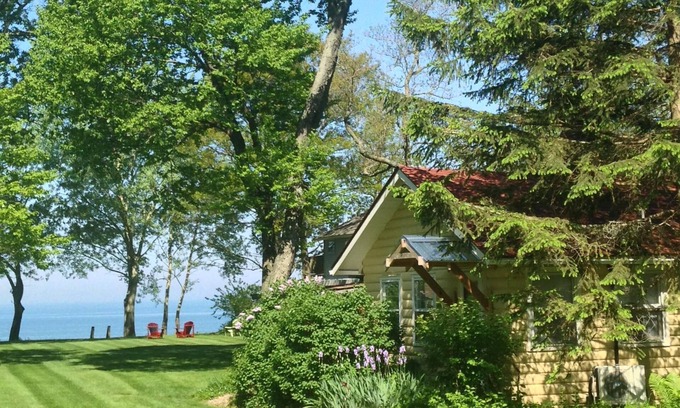 Fennville Cottage | On Lake Michigan, Bright,Light & Airy Summer Haven, Gorgeous Views,Sand Beach