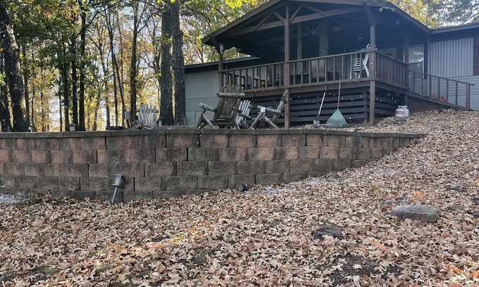 Park Hill Cabin | On Lake Tenkiller, near Barnacle Bill's Marina with Fantastic outdoor space.