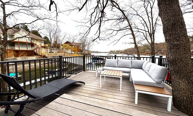 Camdenton House | On Lake Time! Private Dock with Private Slip!