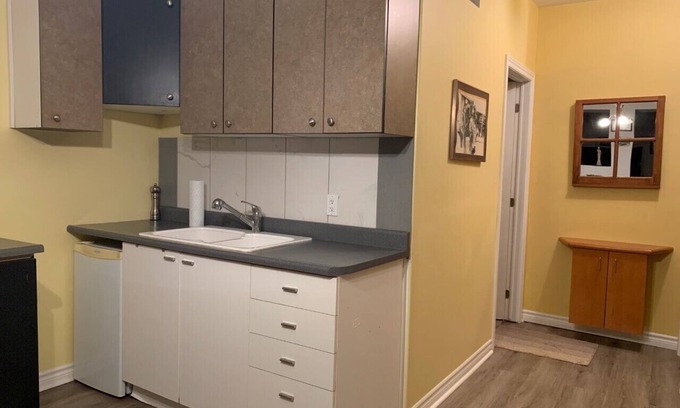 Uxbridge Apartment | On Luxury Estate Horse Farm