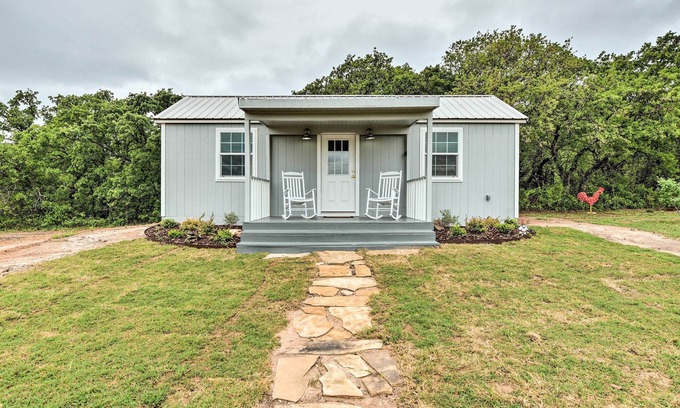 Forestburg Apartment | On-Site Pond & Fire Pit: Montague Retreat!