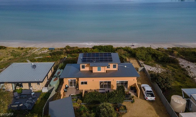 Connellys Marsh House | On the Beach at Connellys
