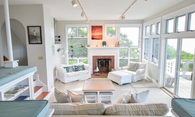 Brewster House | On the Beach in Brewster, Sensational Sunsets: 050-BR