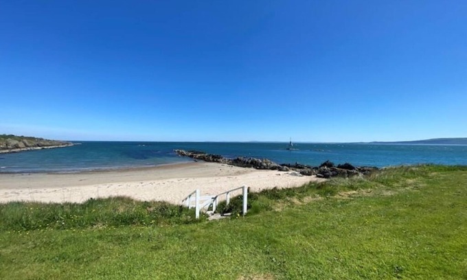 Greencastle Apartment | On the Beach - The Lower Annex